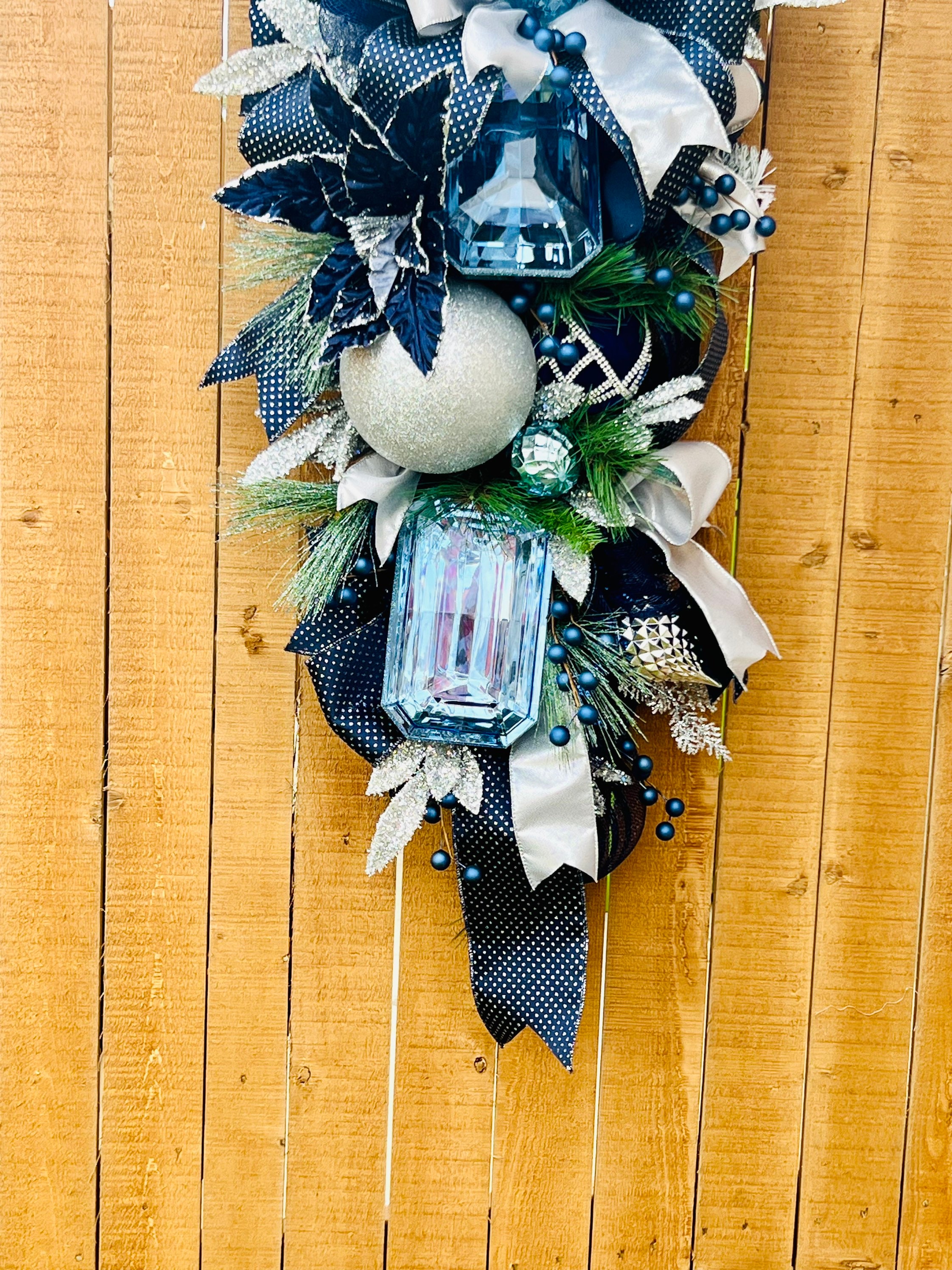 Blue christmas wreath deals