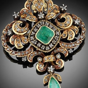 Victorian rose cut diamond Brooch, Emerald Silver Purity 92.5 ,Handmade itam.