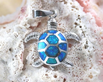 Sterlingzilveren rhodiumplaat blauwe opaal zeeschildpad hanger 15/16" lang + 1/4" borgtocht.