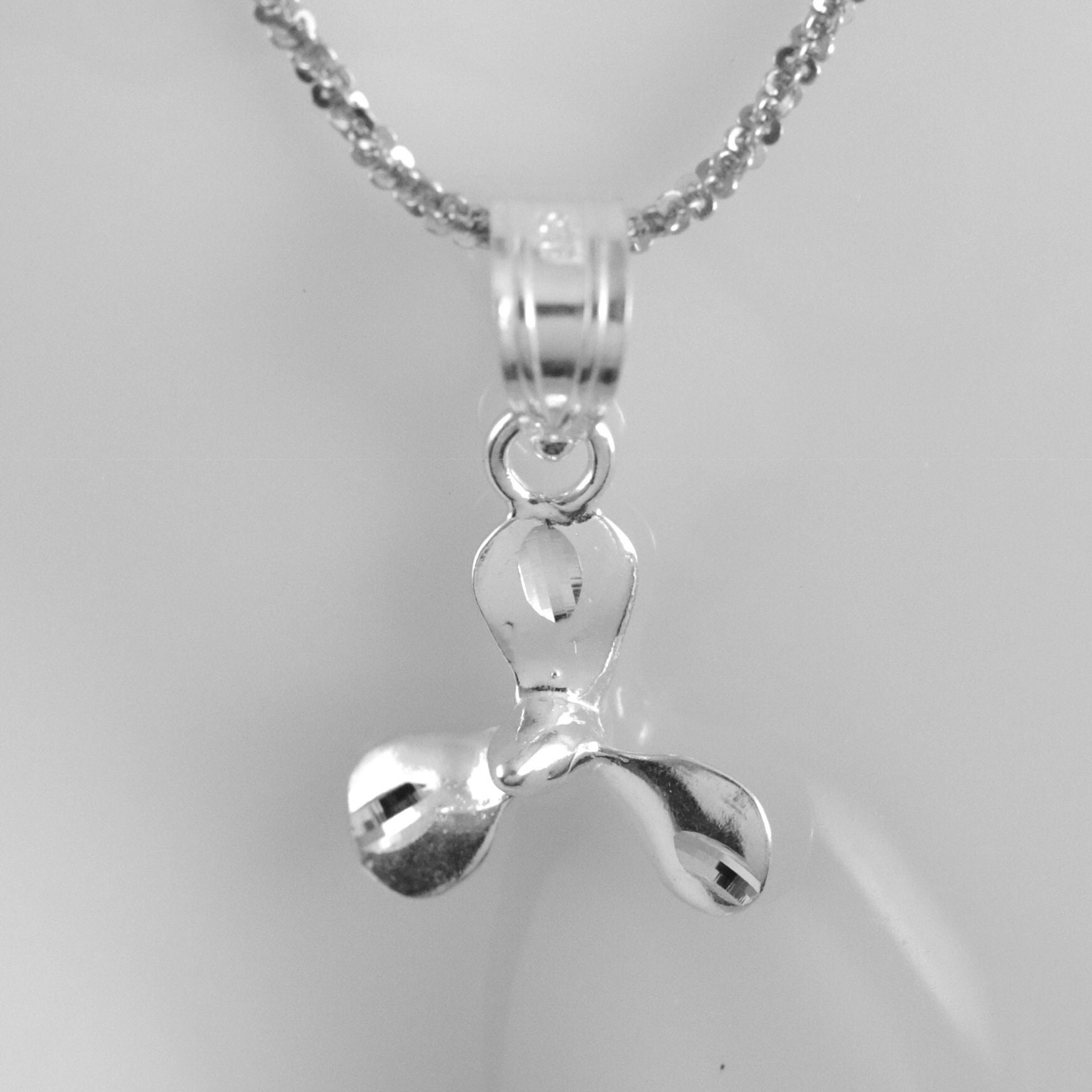 Ancien Pendentif Argent Massif 925 – Breloque Art Nouveau – Motif Hélice Bateau
