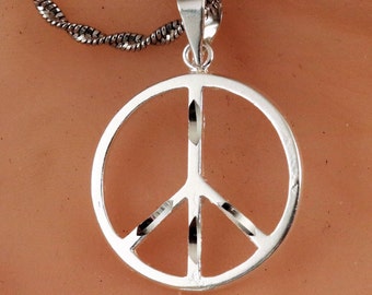 Silver peace pendant, 1 1/4" w/bail .925 Sterling Diamond cut 7/8" wide peace sign, satin finish, 60"s jewelry souvenir. Fast free shipping