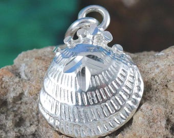 Colgante de almeja con corte de diamante en plata esterlina, 11/16" de alto + 1/4" de fianza .925