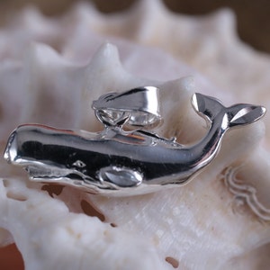 Silver Sperm Whale pendant, 7/8&quot; wide Diamond cut .925 high polished Sterling charm, Sea life, marine life jewelry, Fast free Shipping
