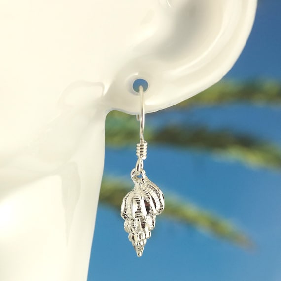 ピアス Shell Earring (Silver) Silver Geller Shell Earrings | Adorn Luxe | Adornmonde