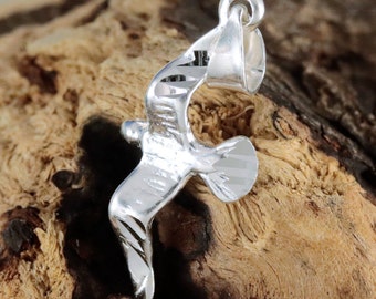 Silver Seagull pendant. 7/8" + 1/4' bail Diamond cut .925 Sterling seagull charm