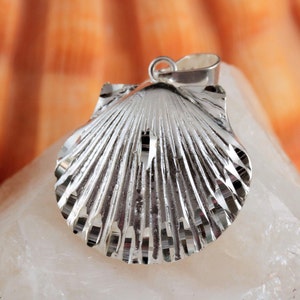Scallop Seashell pendant, 1 1/4&quot; w/bail .925 Sterling Silver, Diamond cut scallop shell, sea life jewelry souvenir gift. fast free shipping