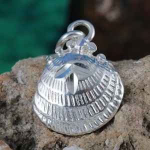Silver Clam pendant, 15/16&quot; w/bail .925 Sterling Diamond cut, sea life clam shell souvenir marine life jewelry. fast free shipping!