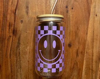 16-Unzen-Smile-Becher mit Bambusdeckel und Glasstrohhalm