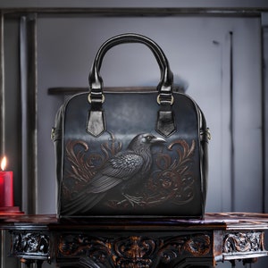 Gothic Crow Schulter Handtasche, Raben Print Goth Tasche, Gothic Crossbody Handtasche, Dark Edgar Allan Poe inspiriert Handtasche, schwarzer Vogel Schultertasche