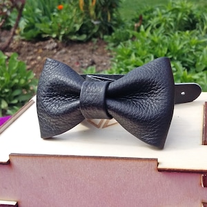 Leather Bow Tie for Men, Leather Personalized Bow Tie, Grooms bow tie, Personalized gift, Groomsmen bow tie, Bow Tie with initials.