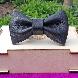 Leather Bow Tie for Men, Leather Personalized Bow Tie, Grooms bow tie, Personalized gift, Groomsmen bow tie, Bow Tie with initials.