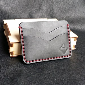 Porta cartão de crédito, porta cartão peronalizado, carteira de couro, presente para ele, trabalho 100% artesanal em couro, porta cartão minimalista, com caixa.