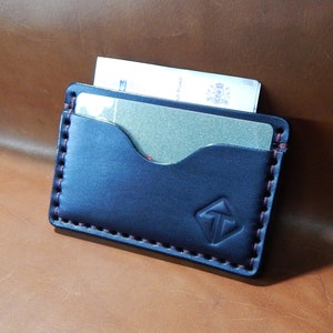 Porta cartão, carteira peronalizada, carteira de couro, presente para ele! Carteira de couro fina 100% feita à mão! Porta-cartões minimalista, com caixa de madeira.