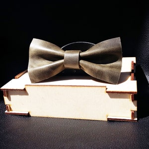 Leather Bow Tie for Men, Leather Personalized Bow Tie, Grooms bow tie, Personalized gift, Groomsmen bow tie, Bow Tie with initials.