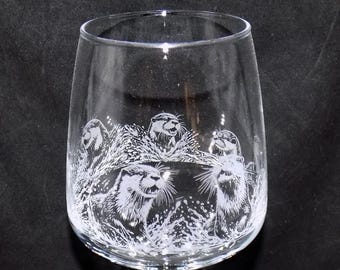 Engraved "Otters at play" large wine glass - great gift for nature lover!