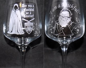Engraved "TRAITORS" Stemmed Wine Glass - Choice of two designs - TV Fan Gift - 400 ml Capacity - Can be personalised.