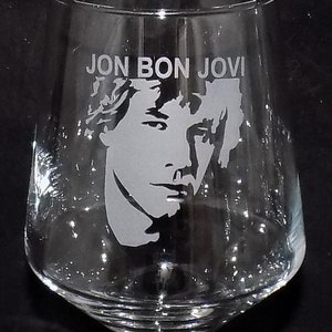 New Hand Etched 'JON BON JOVI' Wine Glass With Free Gift Box Beautiful Birthday, Christmas, Mothers Day or Fathers Day Gift Single Glass