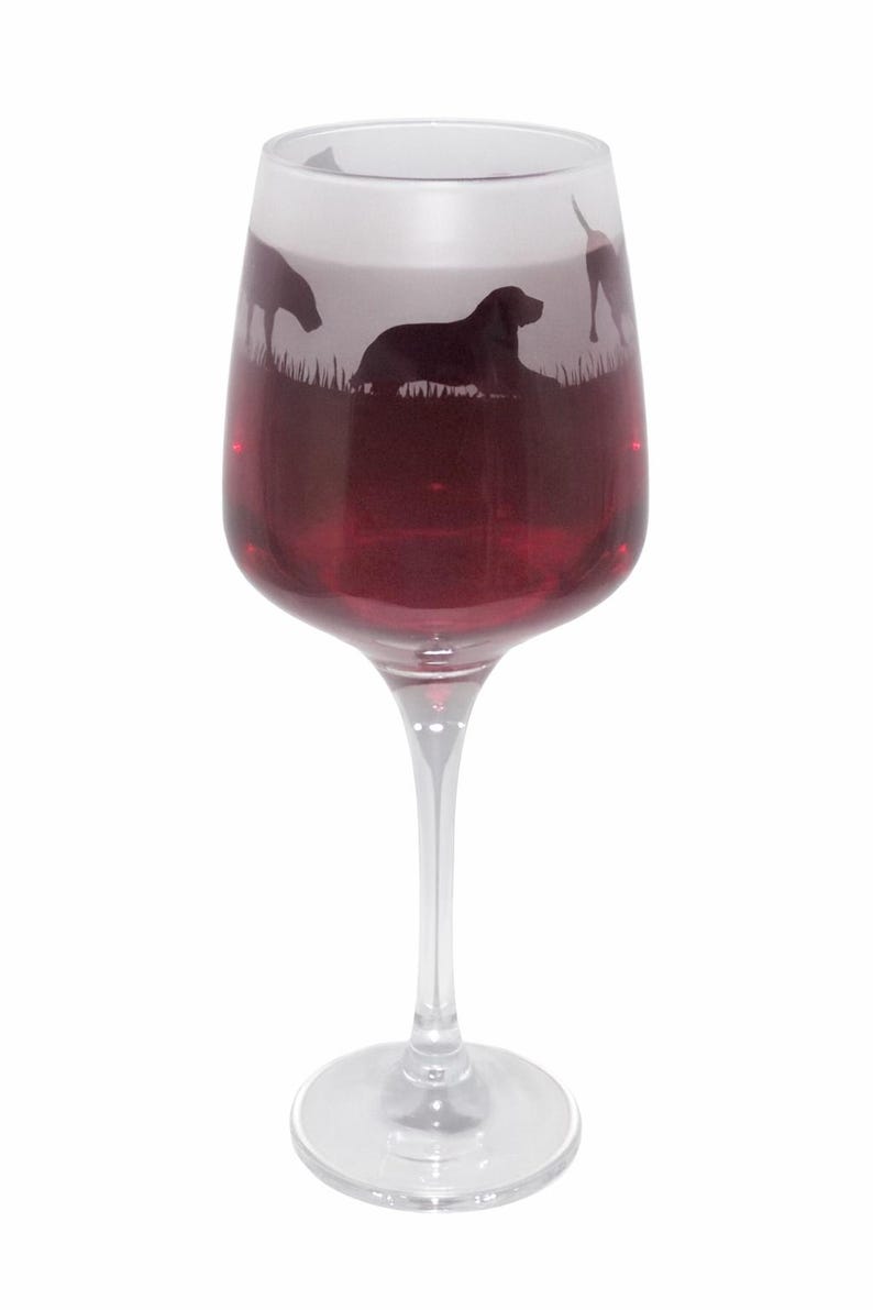 Hand etched 'LABRADOR' wine glass with gift box - Unique & personal gift for Labrador owners! Labrador gift. 画像 1