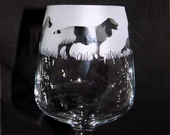Hand etched 'SPRINGER SPANIEL' wine glass with gift box - A unique and personal gift for Springer Spaniel Owners.  Springer Spaniel gift.