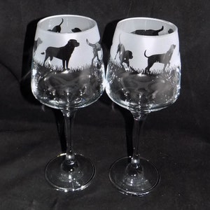 Hand etched 'LABRADOR' wine glass with gift box - Unique & personal gift for Labrador owners! Labrador gift. Pair of Glasses