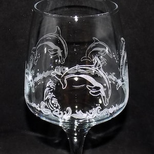 Engraved 'DOLPHIN' large wine glass with gift box - Unique & personal gift for dolphin fans! Dolphin gift.