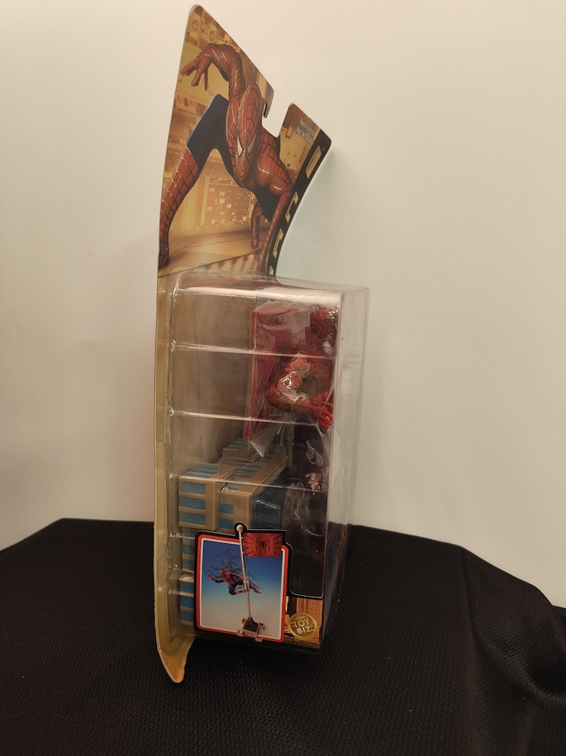 Mint 2004 ToyBiz Spider-Man 2 Magnetic Spider-Man Action Figure (item 4788647) image 6