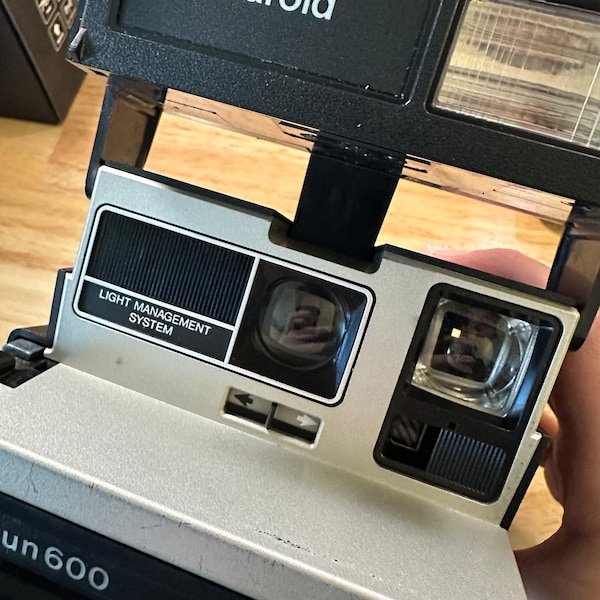 Polaroid Sun 600 instant film camera