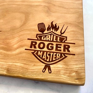 Grill master wooden chopping board, personalized BBQ cutting board with last name. BBQ gifts, meat carving station, step dad gift image 4