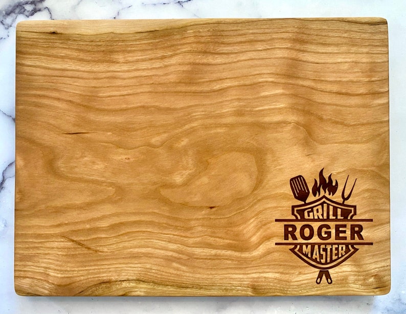 Grill master wooden chopping board, personalized BBQ cutting board with last name. BBQ gifts, meat carving station, step dad gift image 3