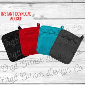 Könnte beinhalten: Drei gepolsterte Topflappen in Schwarz, Rot und Türkis. Die Topflappen haben eine Tasche auf der Rückseite. Die Topflappen sind auf einem Holzmaserungshintergrund angeordnet.