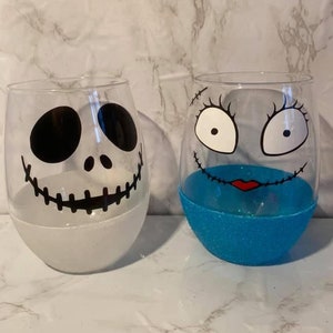 Jack Sally Wine Glass| Wine Lovers| Wine Glasses| Halloween Glasses| Nightmare| Glitter