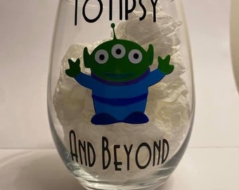 Alien Inspired Wine Glass| Alien Wine Glass| Tipsy & Beyond| Wine Glasses Inspired