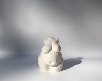 Super curvy (plus-size) goddess torso statue, Bookshelf decor, Body positive art, Self love decor, Goddess figurine, Gifts for her