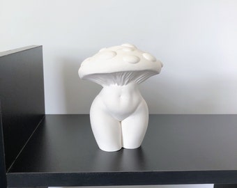 Curvy mushroom goddess statue, Bookshelf decor, Handmade gift, Cottagecore aesthetic, Abstract figurine, Mushroom decor, Gifts for her