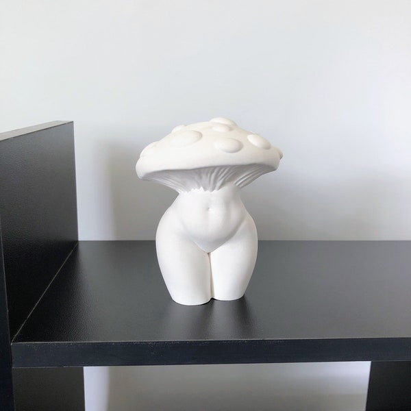 Curvy mushroom goddess statue, Bookshelf decor, Handmade gift, Cottagecore aesthetic, Abstract figurine, Mushroom decor, Gifts for her