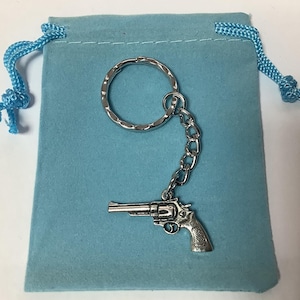 Modern Revolver Silver Pewter Keyring (T)