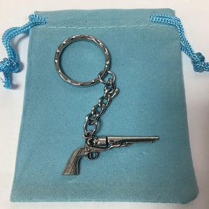 Antique Revolver Silver Pewter Keyring (T)