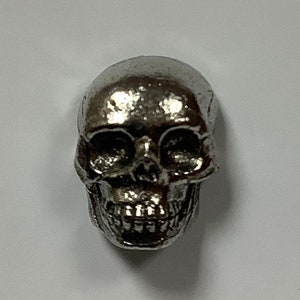Pirate Skeleton Skull Silver Pewter Pin Badge (W)