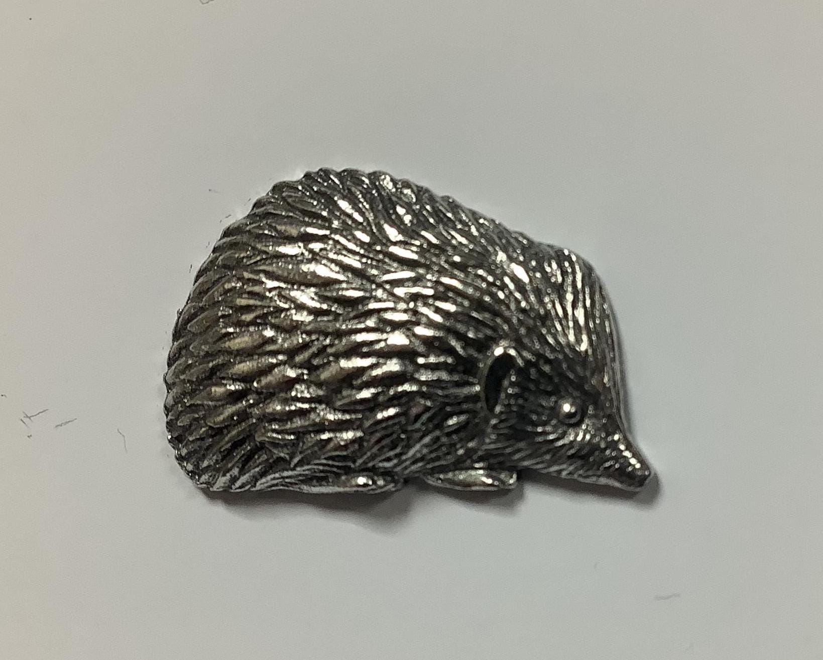 ハリネズミ シルバーピューター ピンバッジ (W) - Etsy 日本