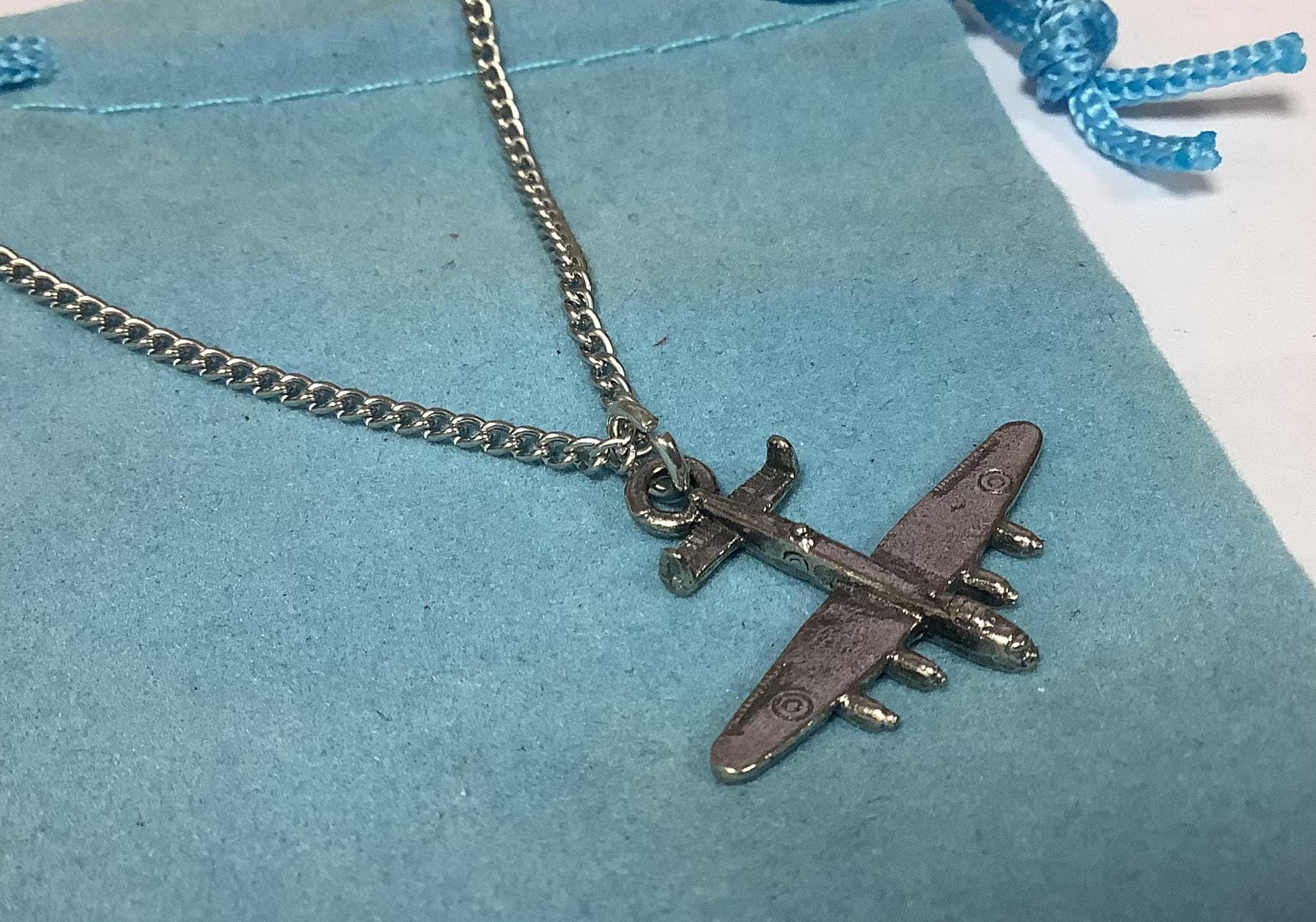 Lancaster Bomber Silber Zinn Anhänger an einer Kette (W)