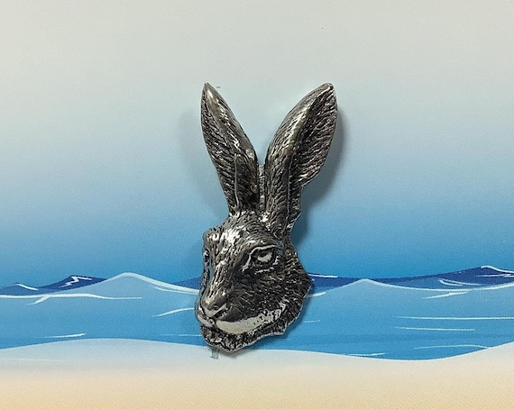 ウサギの頭のシルバーピューターピンバッジ（T） - Etsy 日本