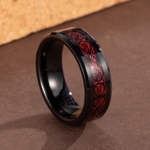 Bague en tungstène dragon celtique rouge, alliance en tungstène noir, bague celtique rouge, bague en tungstène rouge noir, alliance en tungstène rouge, bague d&#39;anniversaire