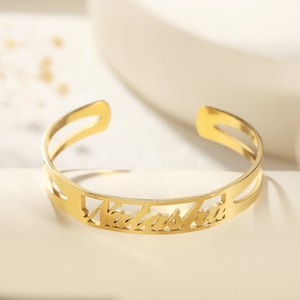 Custom Name Bangle - Personalized Bracelet - Personalized Bangle - Name Engraved Bangle - Bridesmaid Gift - Wedding Gift
