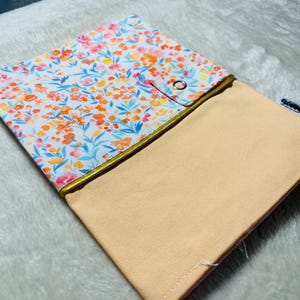 Customizable health record cover