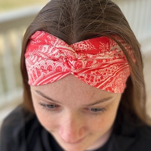 Twist Headband, Coral Paisley, Headbands for Women, Wide Headband, Yoga Headband, Boho Headband, Headbands for Nurses