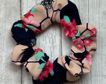 Scrunchie, Busy Bee,  Hair Accessories, Scrunchies, Patterned Scrunchies, Scrunchies for Girls, Ponytail Holder