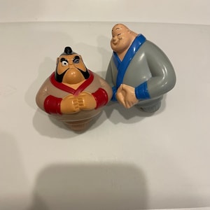 Set of 2 1998 McDonalds Disney&#39;s Mulan Ling/Chien-Po Tops | Happy Meal Toy