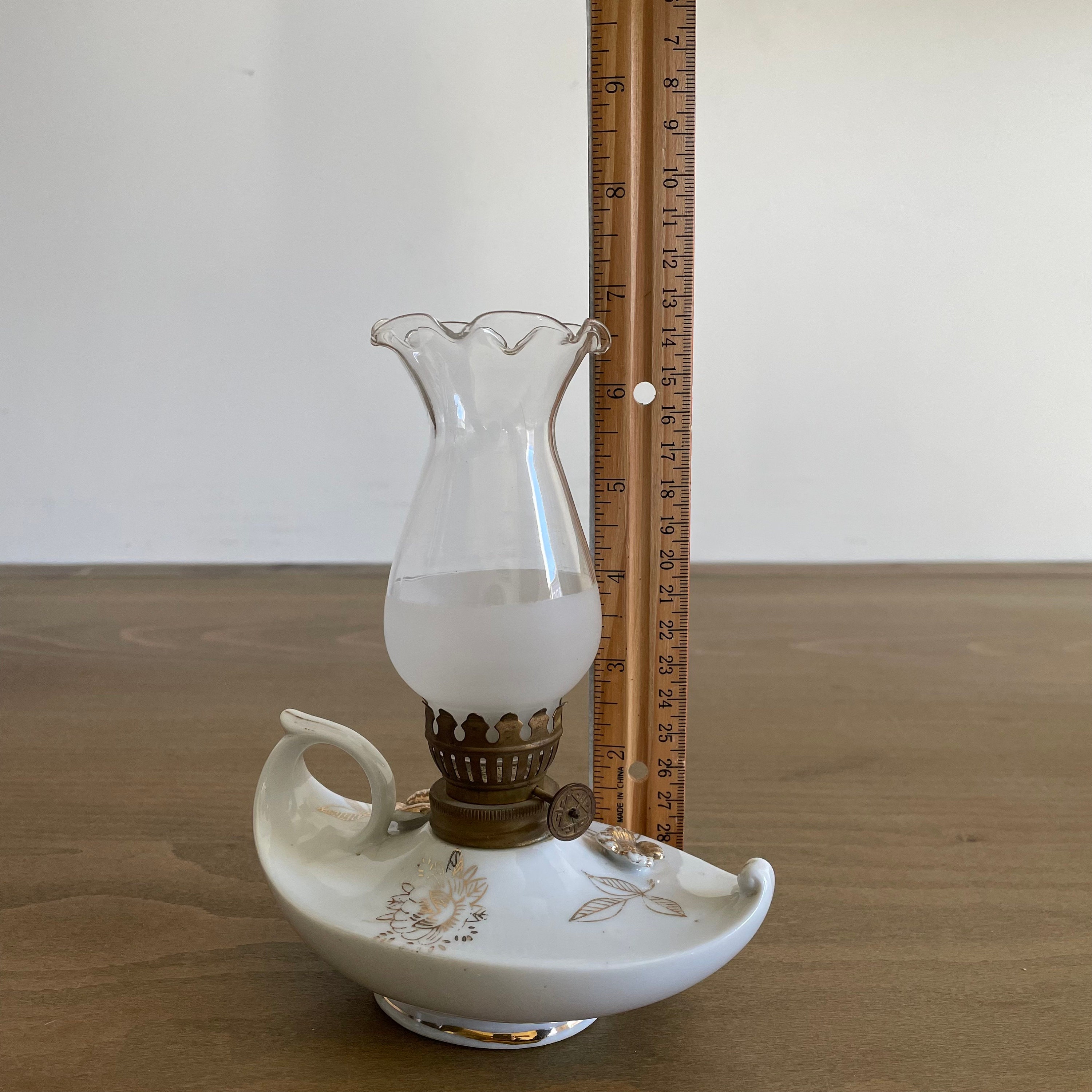 Vintage Aladdin Oil Lamp With Glass Chimney Etsy