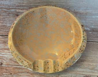 ヴィンテージ ショーニー陶器 No. 219 斑点灰皿 – ミッドセンチュリー