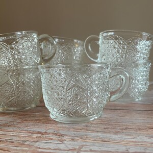 Set med 7 vintage fasetterade glaspunchkoppar espressokopp tekopp | Daisy & Button Smith glaspunchset